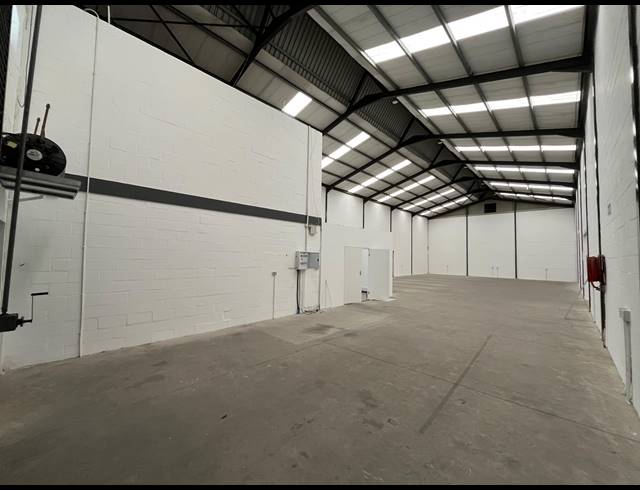 420M² WAREHOUSE TO LET IN RIVERGATE
